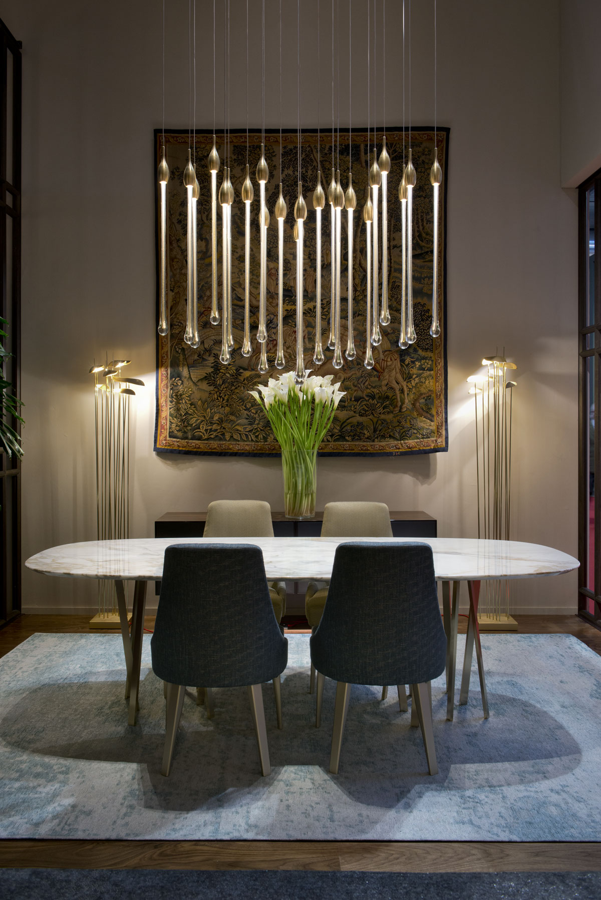 Long raindrop ceiling light by Paolo Castelli