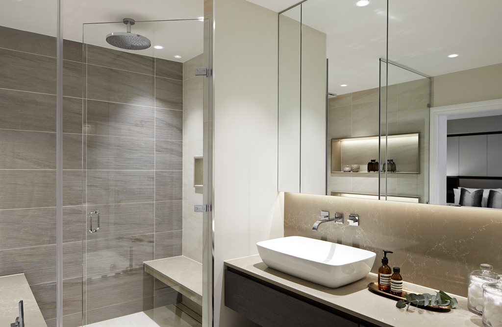 luxury en-suite bathroom